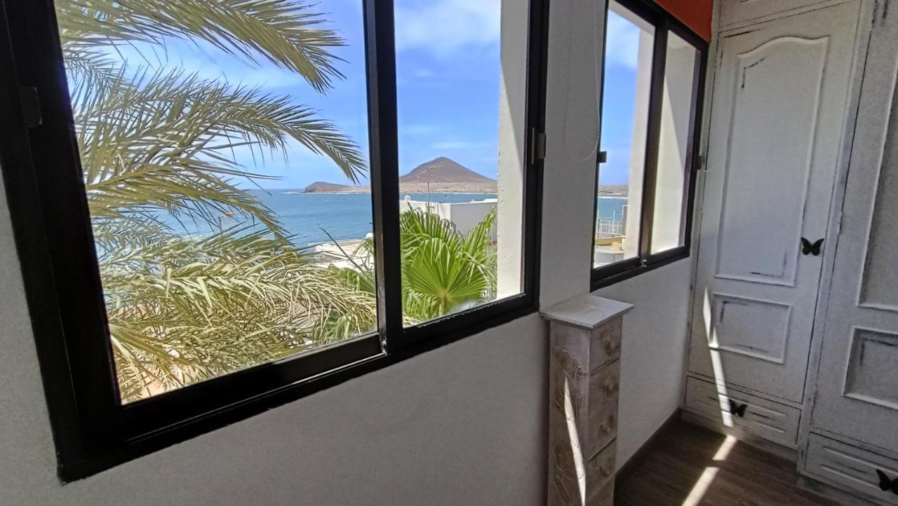 Ocean View El Medano Center Apartment Bagian luar foto